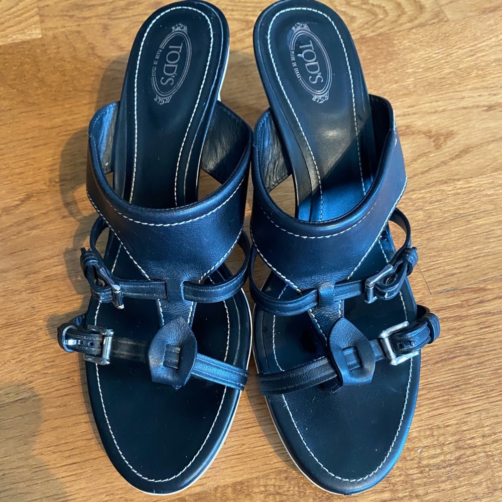Tod’s Black leather and rubber sole Sandal